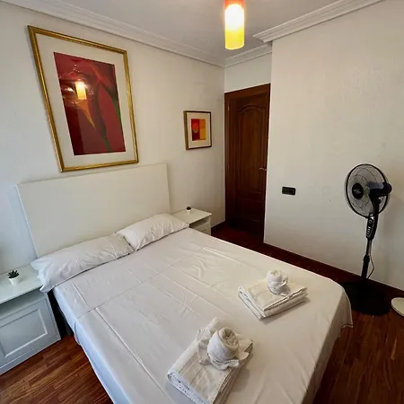 Apartament Reyes De Espana / Free Parking & Wi Fi