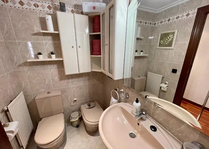 Reyes De Espana / Free Parking & Wi Fi *